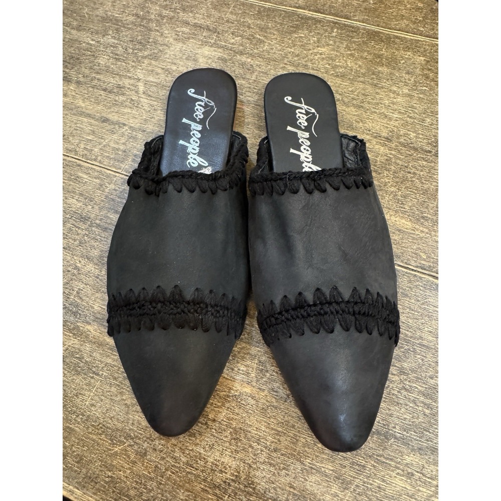 NEW Free People Black Leather San Marino Slip-On Flat Mules Size 37 Embroidered - Picture 2 of 11